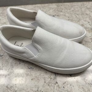 Pre-Owned Dylann White Canvas Slip On Platform sneakers by Lulus size 8